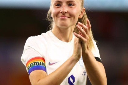 无插件直播-女枪手当上三狮欧洲杯队长！她要为女足运动代言