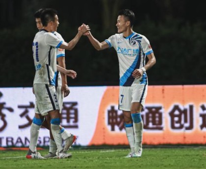 NBA直播-【中超】林良铭传射阎相闯破门 广州城0比3大连人